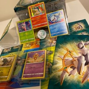Pokémon Spring 2022 Collector Chest
